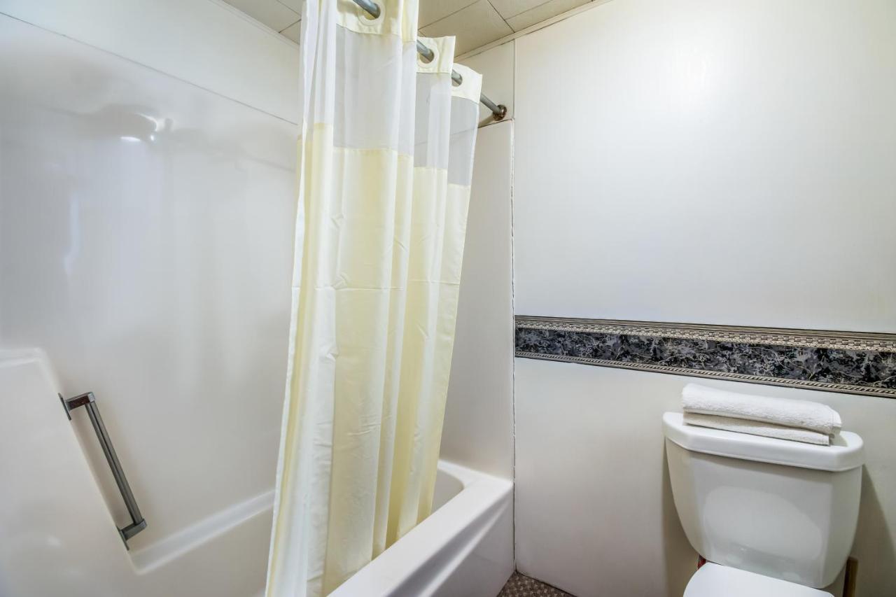 Highland Inn New Cumberland Ngoại thất bức ảnh