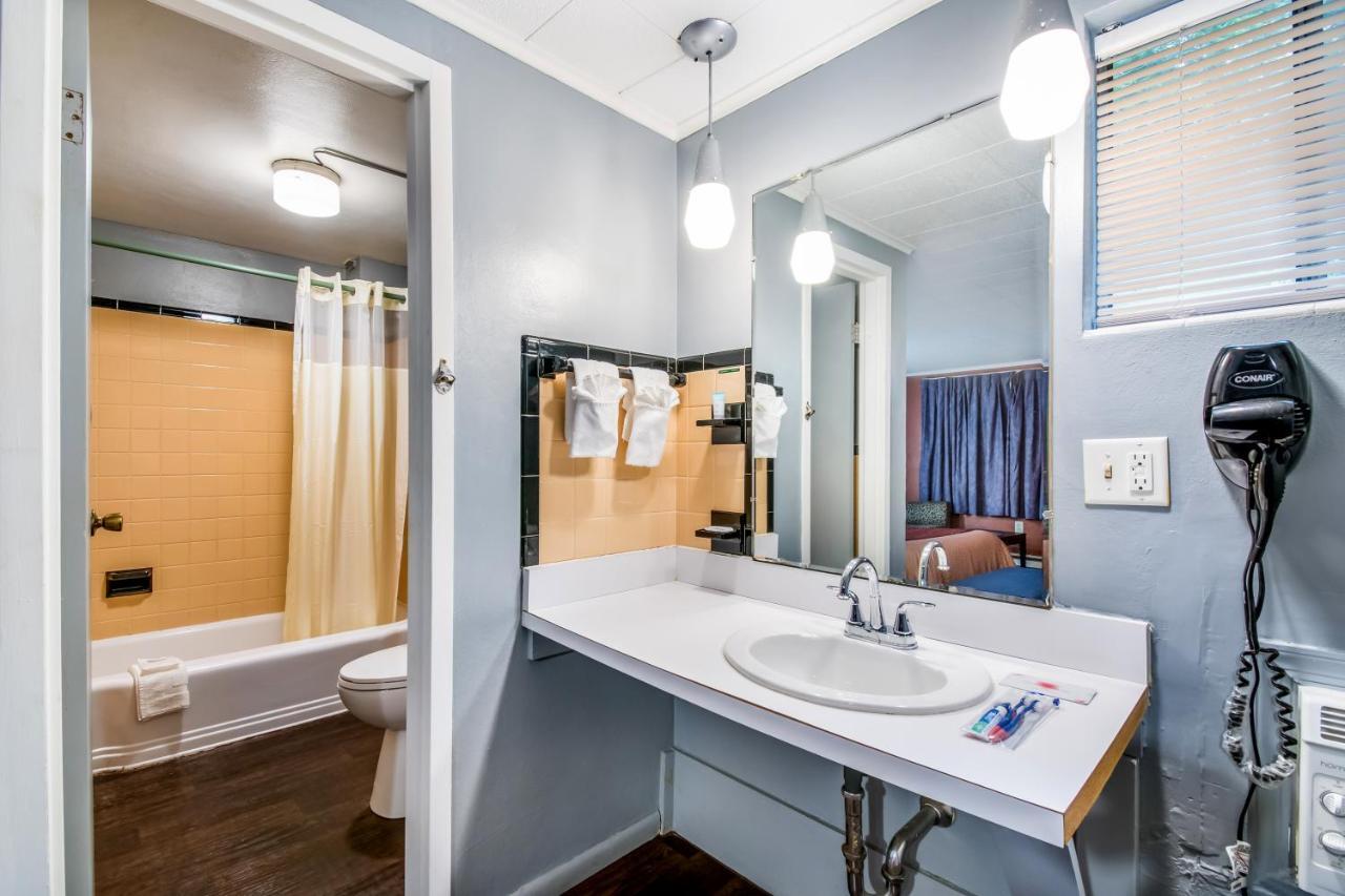 Highland Inn New Cumberland Ngoại thất bức ảnh