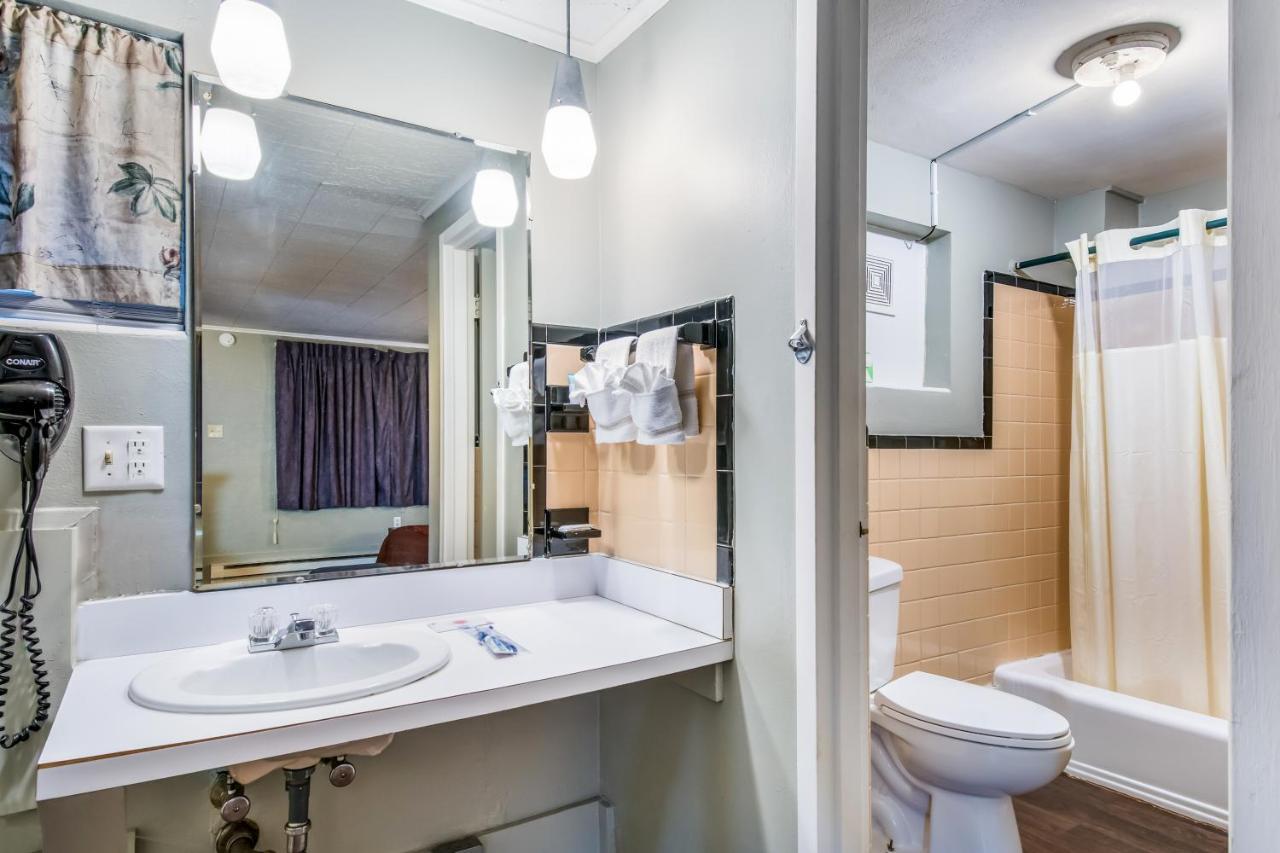 Highland Inn New Cumberland Ngoại thất bức ảnh